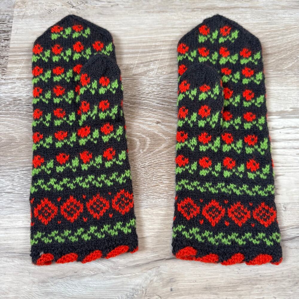 Vintage Knit Wool Mittens Folk Nordic Floral Red Green Handmade Cottagecore
